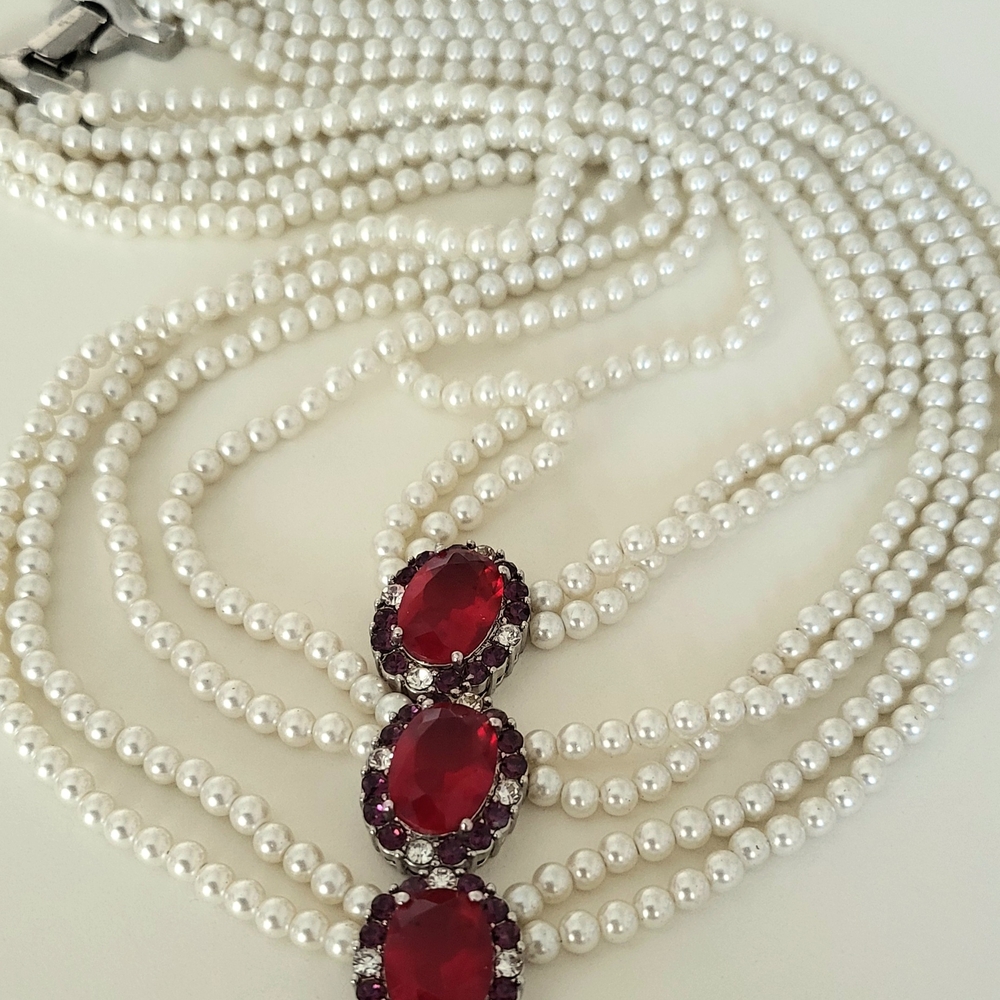 Elegant Pearl Necklace with Red Accents